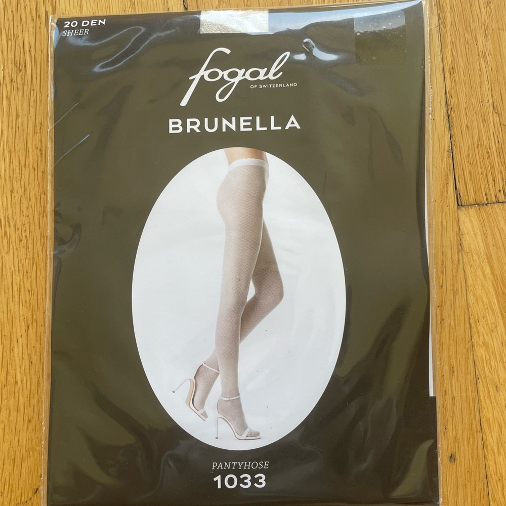 Fogal Brunella pantyhose NWT